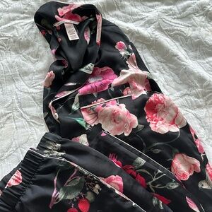 Women’s Victoria’s Secret long sleeve/pant Pj Set (size XSP)